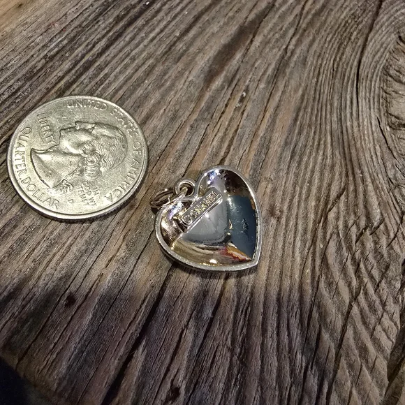 Euc chanel heart silver charm pull - Picture 2 of 2